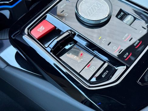 Used 2025 BMW M5 w/ Carbon Package image 24