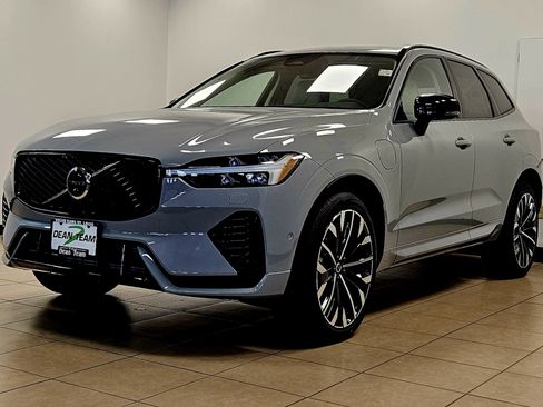 New 2026 Volvo XC60 T8 Ultra w/ Protection Package Premier AWD/4WD image 4