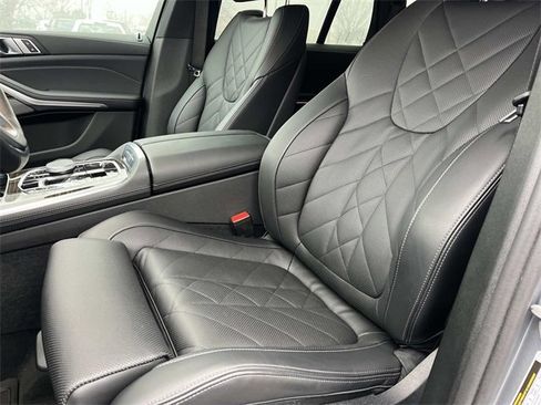 Used 2025 BMW X5 xDrive50e w/ Premium Package image 35
