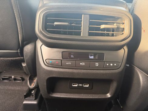 Used 2023 Honda Pilot EX-L image 13