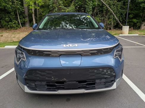 Used 2023 Kia Niro Wave FWD image 3