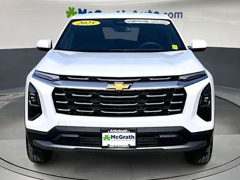 Used 2025 Chevrolet Equinox LT image 2