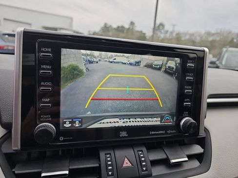 Used 2021 Toyota RAV4 XLE Premium image 25