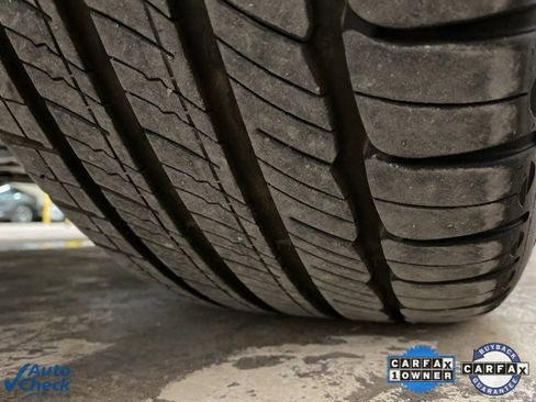 Used 2025 Volvo XC40 B5 Core image 97