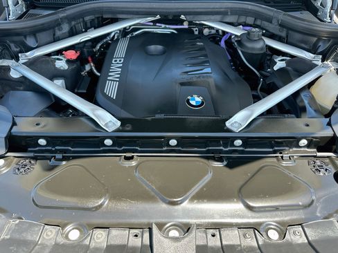 Certified 2025 BMW X7 xDrive40i w/ M Sport Package AWD/4WD image 34