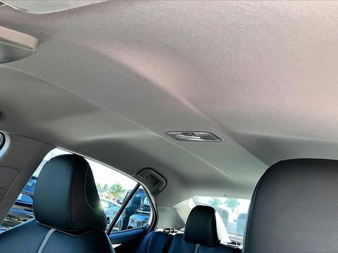 Used 2019 Toyota Camry L image 12