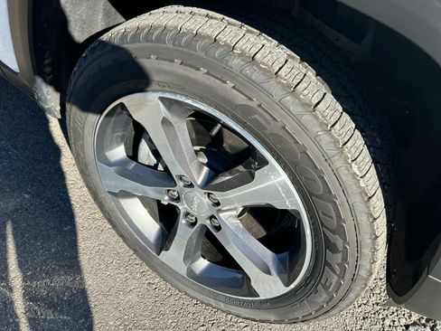 Used 2022 Jeep Grand Cherokee Limited 4xe image 15