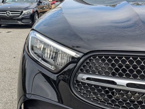 Used 2025 Mercedes-Benz GLC 300 4MATIC image 10