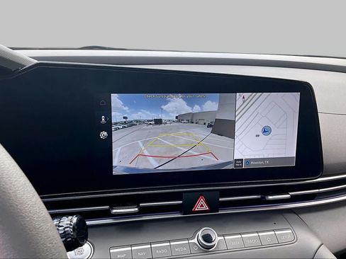 Certified 2024 Hyundai Elantra SEL FWD image 25