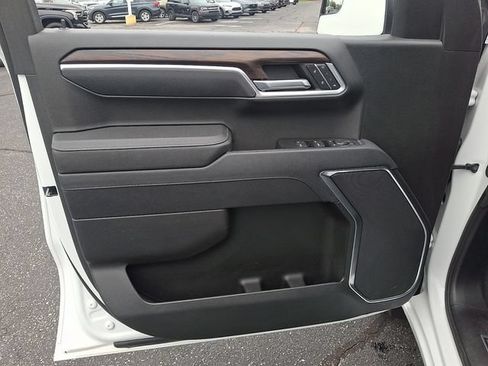 Used 2025 GMC Sierra 1500 SLT RWD image 12