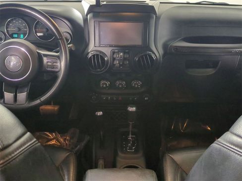 Used 2017 Jeep Wrangler Unlimited Sahara image 16