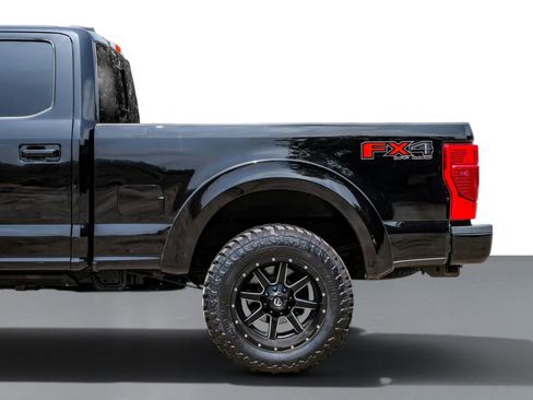 Used 2020 Ford F250 Lariat w/ Lariat Ultimate Package AWD/4WD image 11