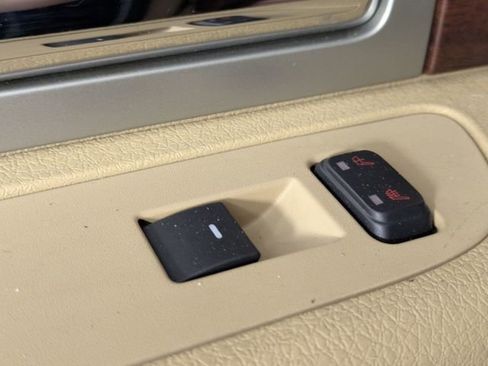 Used 2014 Ford F150 King Ranch w/ King Ranch Luxury Package image 26