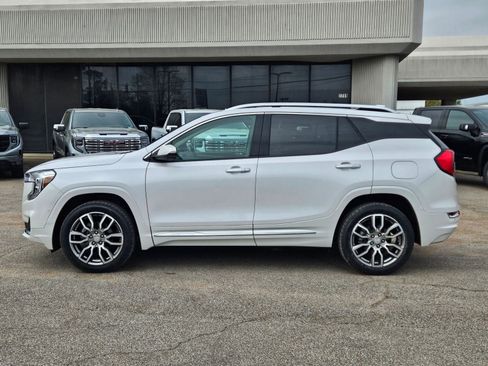 Used 2024 GMC Terrain Denali w/ Denali Premium Package image 2