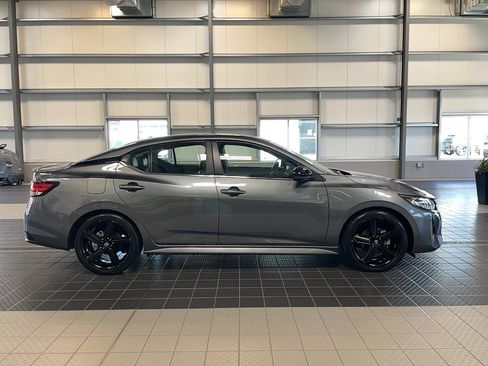 Used 2024 Nissan Sentra SR w/ SR Premium Package FWD image 4