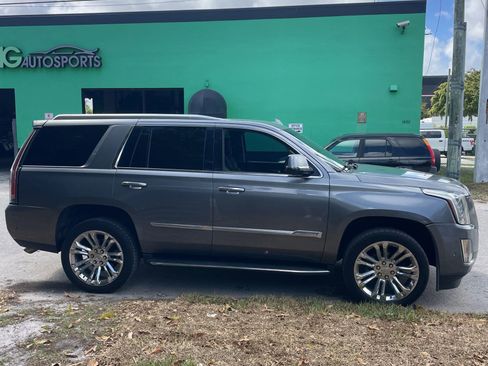 Used 2019 Cadillac Escalade 2WD w/ LPO, Radiant Package image 8