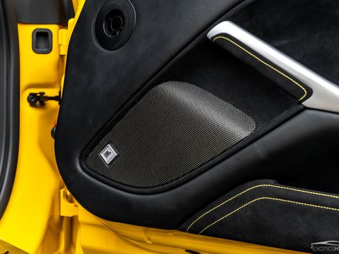 Used 2014 Ferrari F12 Berlinetta RWD image 16