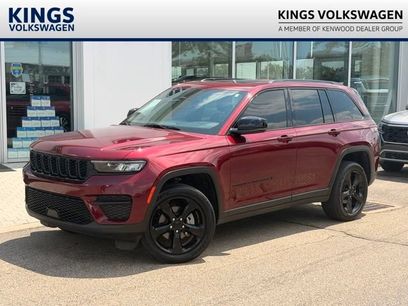 Used 2023 Jeep Grand Cherokee Altitude