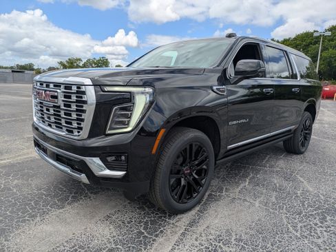 New 2026 GMC Yukon XL Denali w/ Sun & Power Step Package AWD/4WD image 8