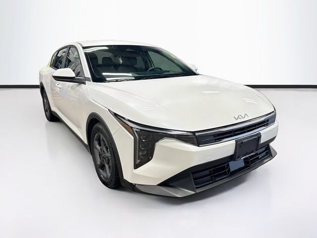 Used 2025 Kia K4 FWD image 1