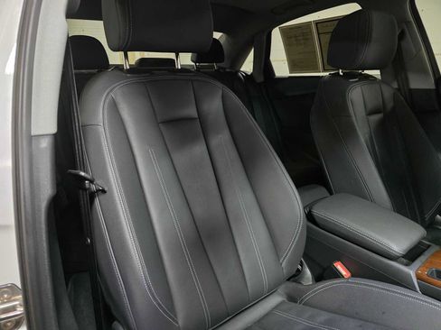 Used 2022 Audi A4 2.0T Premium image 11