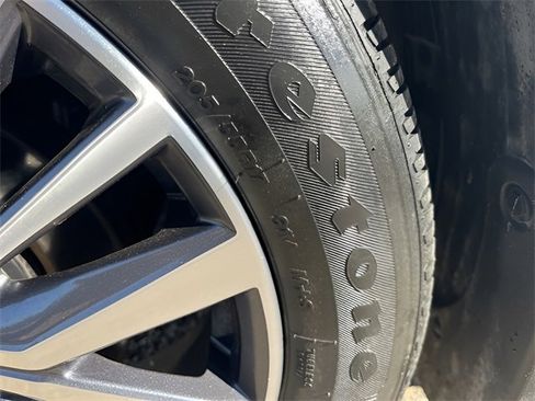 Used 2024 Nissan Kicks SV image 12