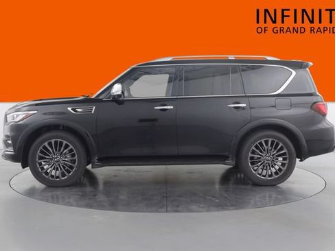 Used 2023 INFINITI QX80 Sensory AWD/4WD image 4