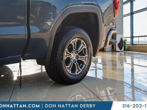 Used 2024 GMC Sierra 1500 SLT image 36