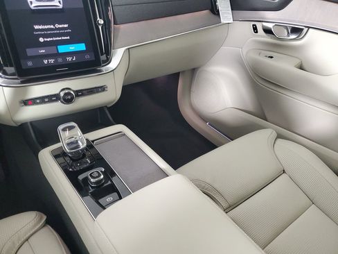 New 2026 Volvo XC90 T8 Ultra w/ Protection Package Premier AWD/4WD image 17