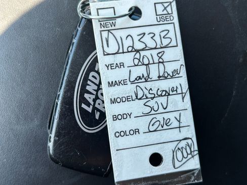 Used 2018 Land Rover Discovery Sport HSE image 15