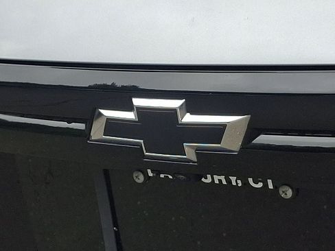 Used 2024 Chevrolet Traverse RS AWD/4WD image 33