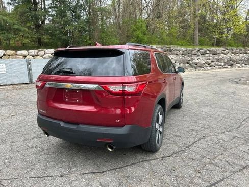 Used 2020 Chevrolet Traverse LT w/ LT Premium Package FWD image 5