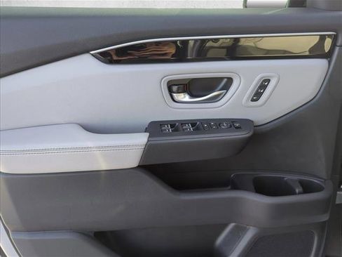 Used 2024 Honda Pilot EX-L image 7