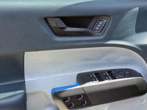Used 2025 Ford Maverick XLT FWD image 12