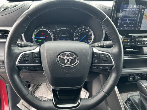Used 2021 Toyota Highlander Platinum image 20