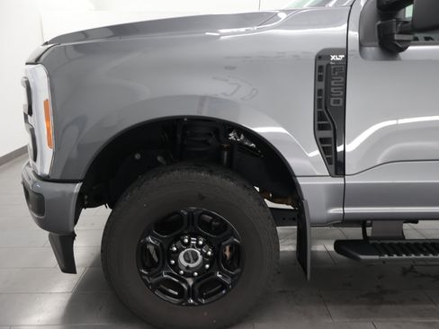 Used 2023 Ford F250 XLT w/ XLT Premium Package AWD/4WD image 36