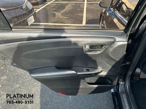 Used 2013 Toyota Avalon Limited image 18