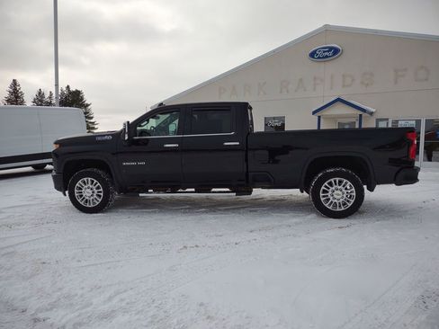 Used 2022 Chevrolet Silverado 3500 High Country image 2