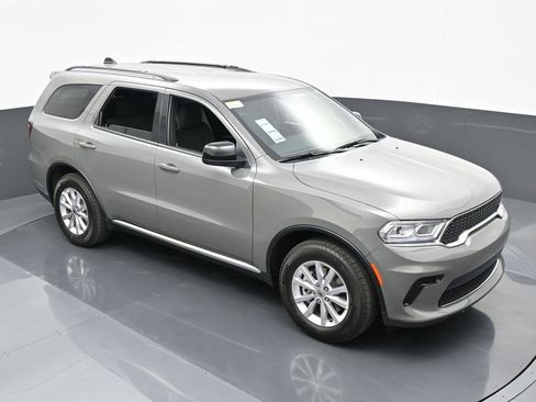 Used 2024 Dodge Durango SXT w/ 3rd Row Seating Group image 52