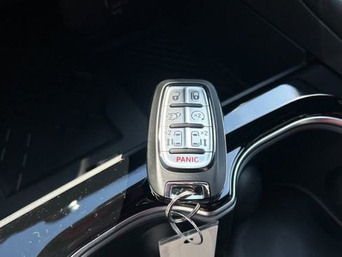 New 2026 Chrysler Pacifica Limited AWD/4WD image 54