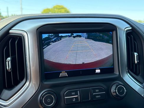 Used 2021 Chevrolet Silverado 1500 LT Trail Boss w/ Bed Protection Package AWD/4WD image 8