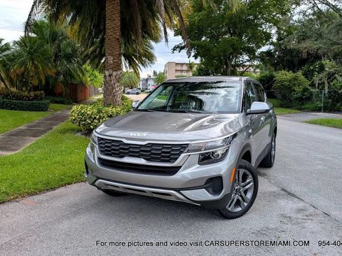 Used 2023 Kia Seltos LX AWD/4WD image 5