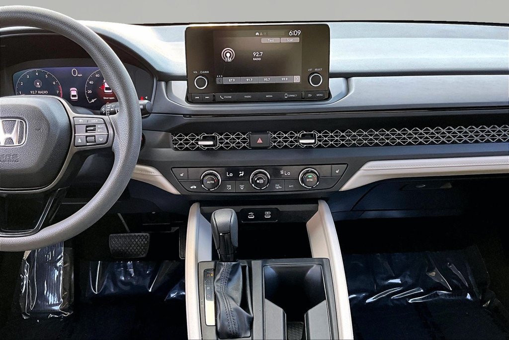 Used 2024 Honda Accord EX image 10