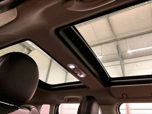 Used 2020 MINI Cooper 4-Door Hardtop w/ Premium Package image 22