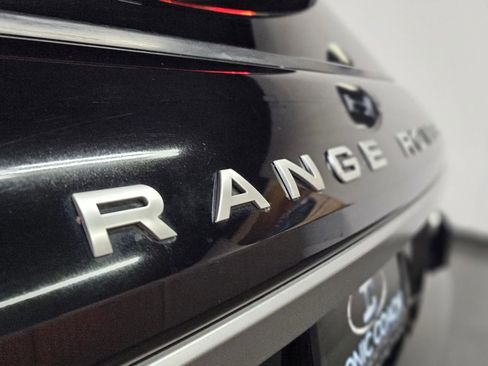 Used 2017 Land Rover Range Rover Evoque SE image 16