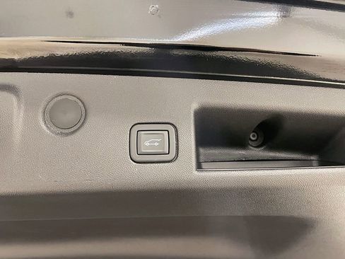 Used 2024 Chevrolet Equinox Premier image 13