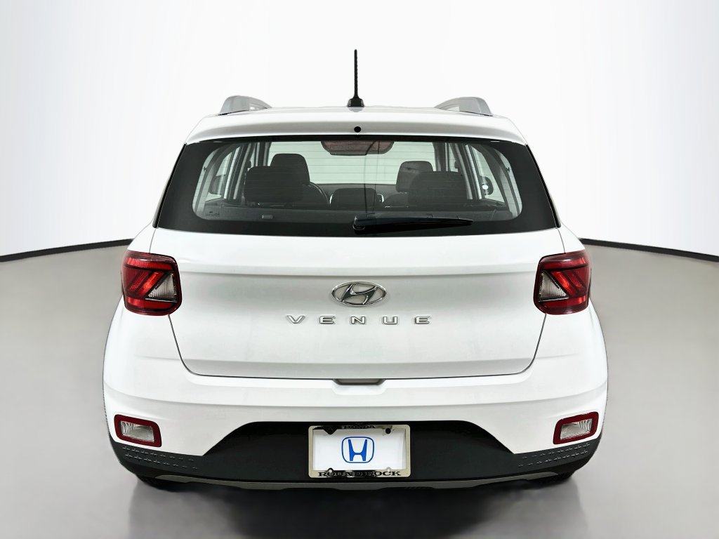 Used 2026 Hyundai Venue SEL FWD image 6