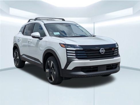 New 2025 Nissan Kicks SR image 8