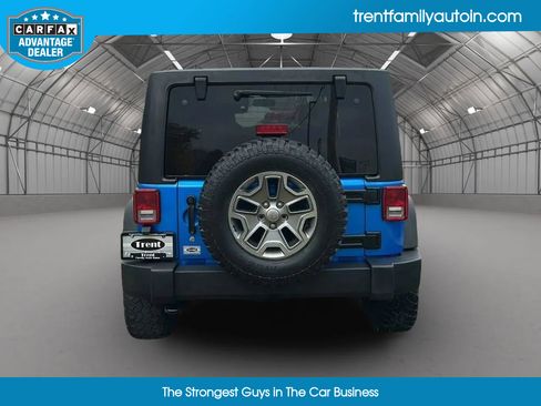 Used 2015 Jeep Wrangler Unlimited Rubicon w/ Connectivity Group image 6