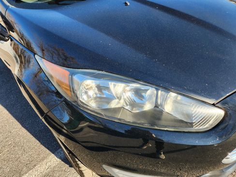 Used 2016 Ford Fiesta SE image 4